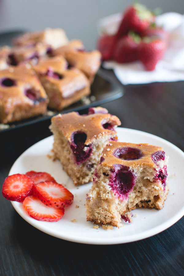 KUCHEN MIT ERDBEEREN